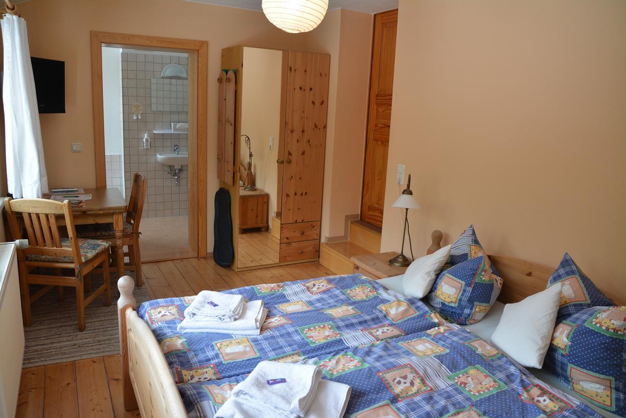 Landgasthof Alter Bahnhof Heyerode Room photo